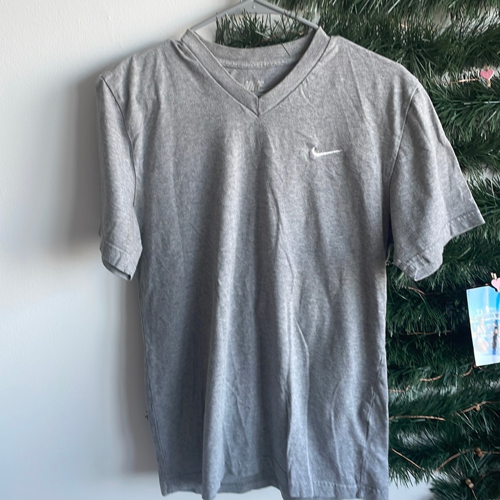 Nike gray T-shirt size medium - perfect condition!